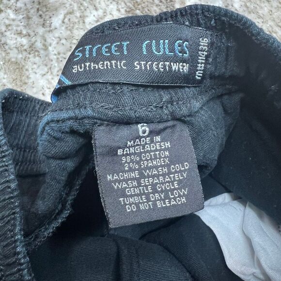 Street Rules Authentic Streetwear Black Cargo Shorts, Elastic Waist, Boys 6 - Picture 2 of 7